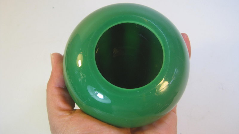 A Beautiful Chinese Green Peking Glass Water Bowl MK