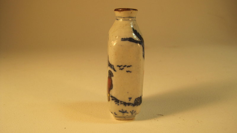 Beautiful 18th C. Chinese Porcelain Snuff Bottle Marked