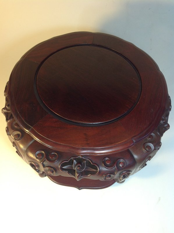 A Nice Beautiful 20th C. Chinese Rose Wood Stand
