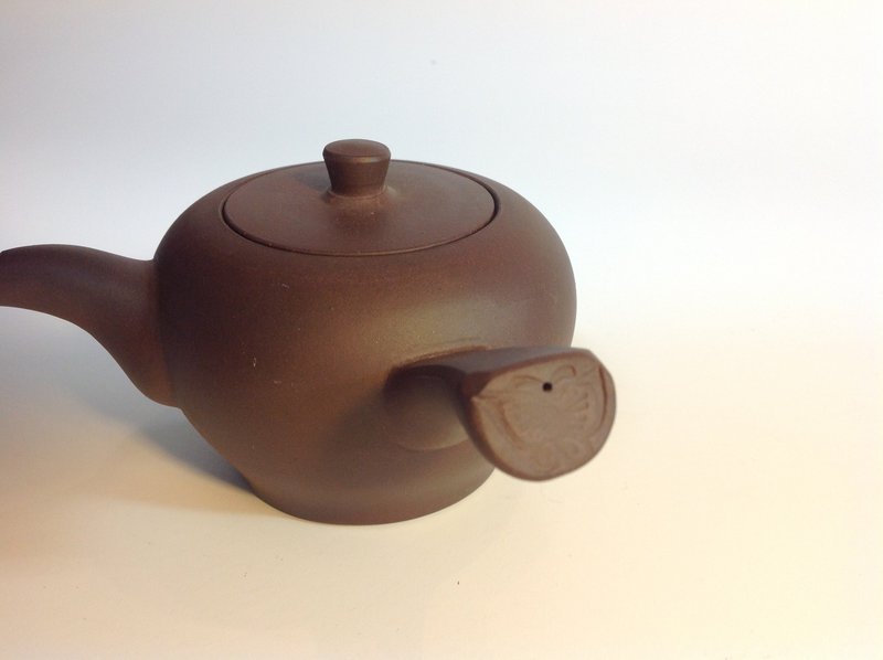 A Beautiful Old Chinese Yixing Clay Teapot Marked