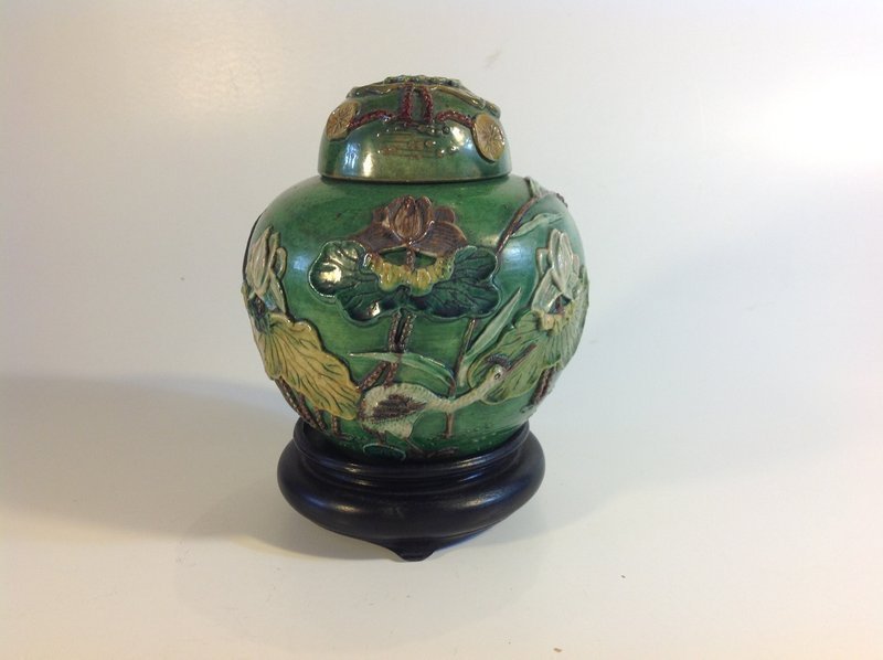 Late 19th/20th C. Chinese Famille Rose Porcelain Jar