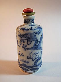 Chinese Blue & White Dragon Snuff Bottle