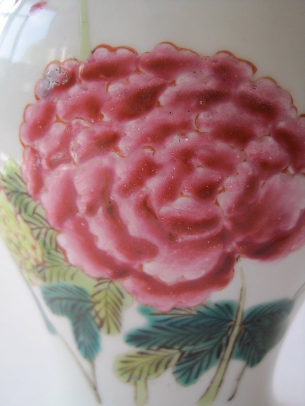 Early 20th C. Chinese Famille Rose Porcelain Vase