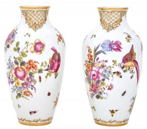 Pair of English Chelsea Porcelain Vases from the 18th Century