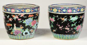 Pair of Chinese Export Famille Noir Cache Pots, 1st half 20th C.