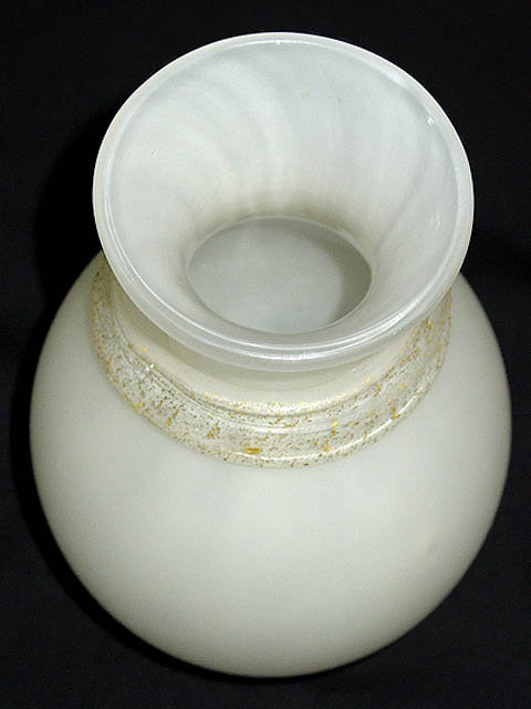 Murano WHITE Opal VELATO Satin GOLD FLECKS Collar Vase