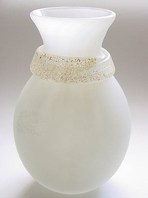 Murano WHITE Opal VELATO Satin GOLD FLECKS Collar Vase