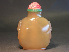 Chinese agate snuff bottle