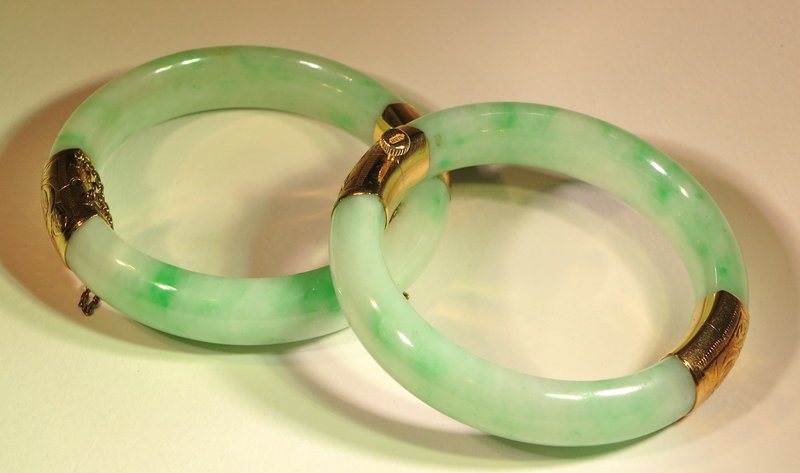 Pair of Jadeite bracelet with gold fittings