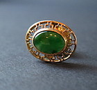 Jadeite and 14K gold pin