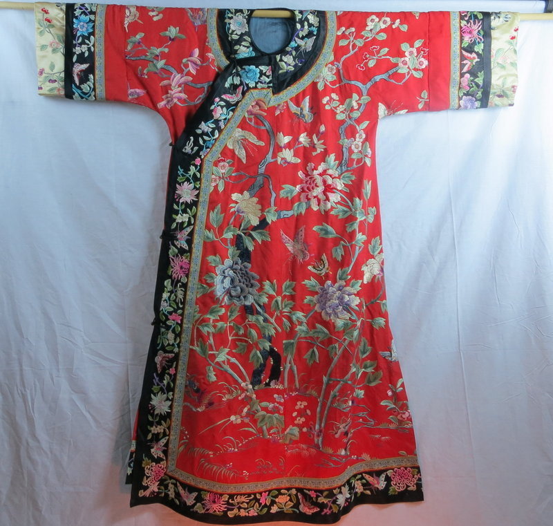 Chinese Manchu style lady's silk robe