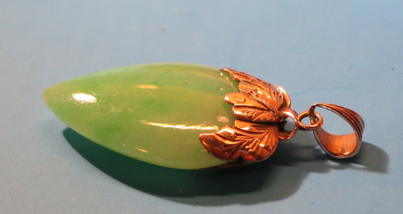 Vintage Chinese jade heart shape pendant with 14k gold