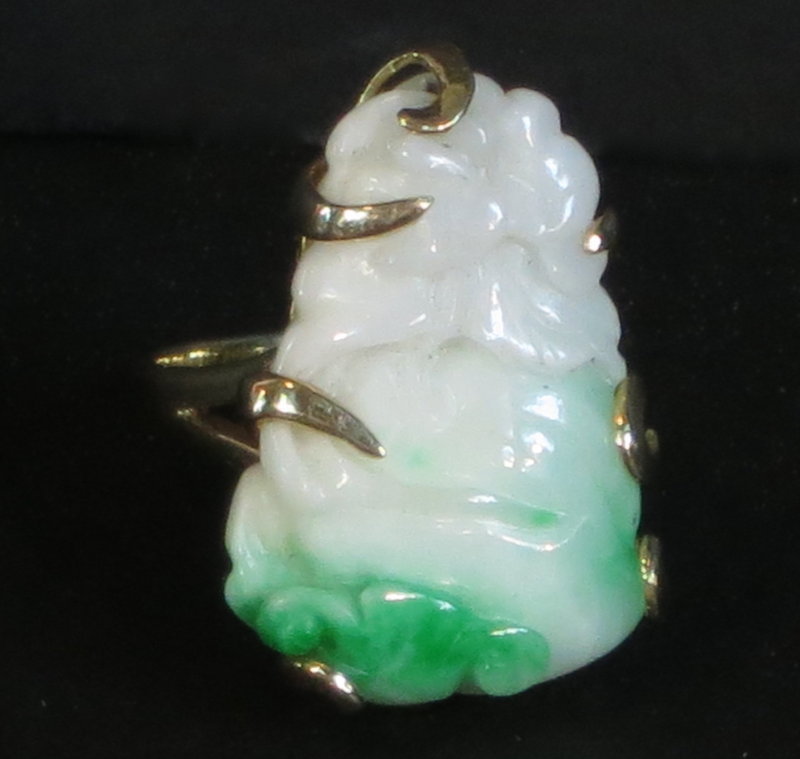 Jadeite moss on grass 14k gold ring