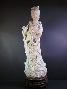 Dehua porcelain firgur of Guanyin with carved base