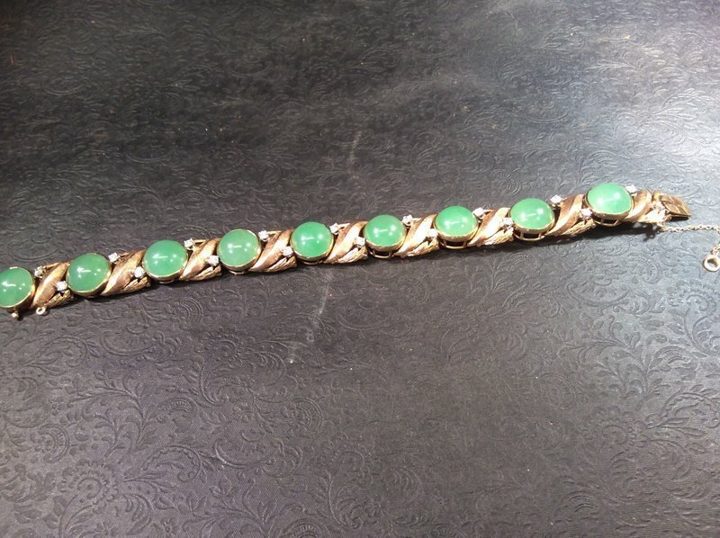 Gold diamond jadeite bracelet