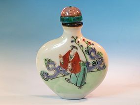 antique Chinese porcelain snuff bottle