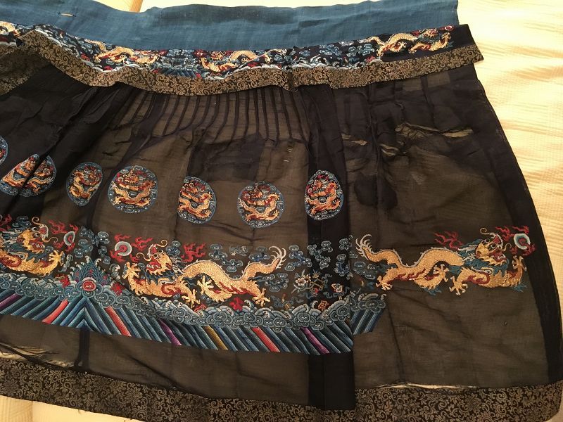 A Chaofu skirt for formal court wear