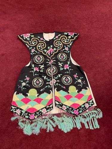 A Antique Chinese silk embroidered floral Vest