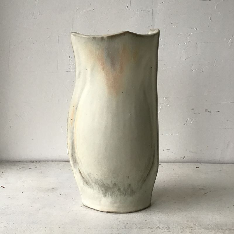 VASE NAMED SPRING CLOUDINESS