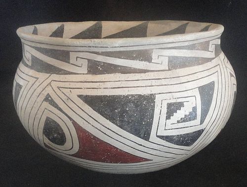 A LARGE AND BEAUTIFULLY ORNAMENTED CASAS GRANDES POLYCHROME BOWL