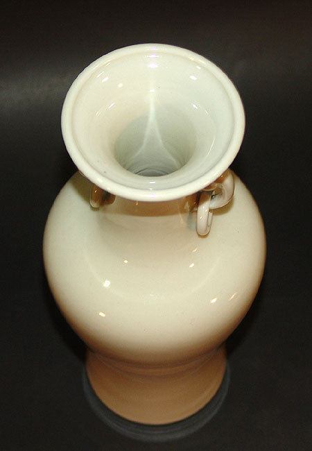 Spectacular White Porcelain Vase, Miyagawa Makuzu Kozan