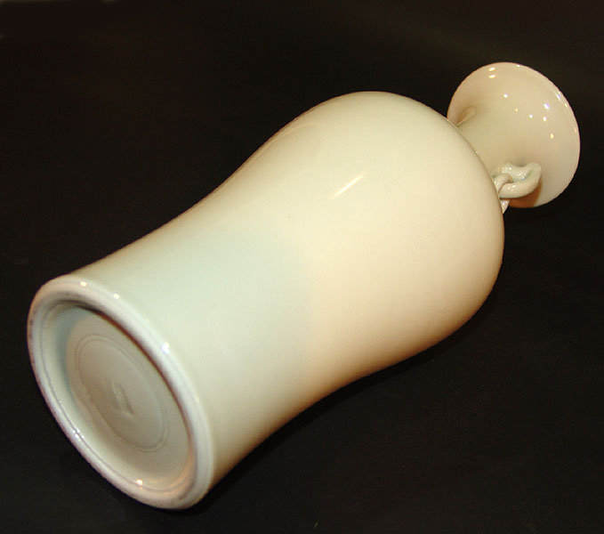 Spectacular White Porcelain Vase, Miyagawa Makuzu Kozan