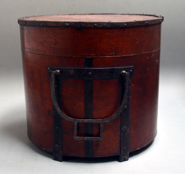 Antique Japanese Kubi-oke Head bucket, Edo period