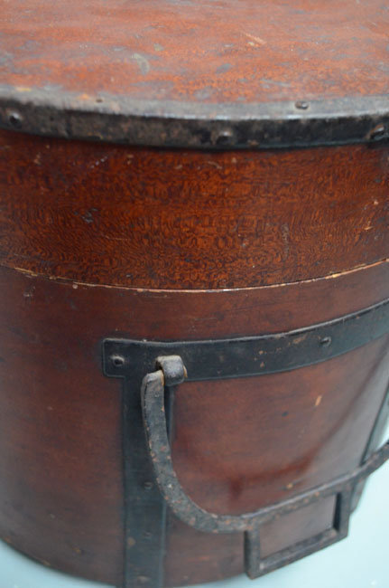 Antique Japanese Kubi-oke Head bucket, Edo period