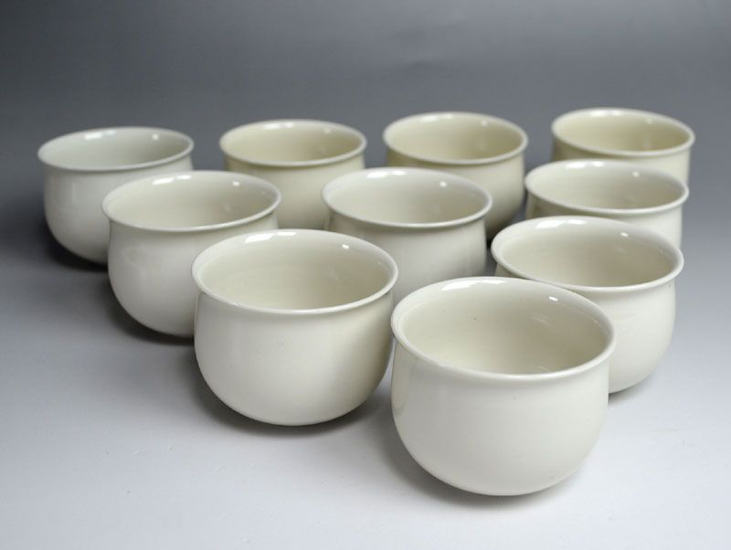 Sublime Zohiko Lacquer and Porcelain Tea Cup Set