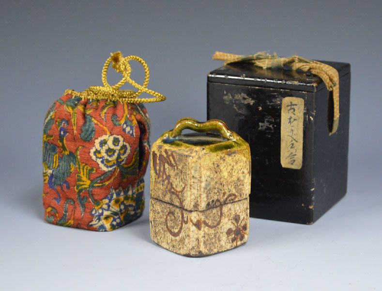 Early Edo p. Japanese Oribe Kogo Incense Box