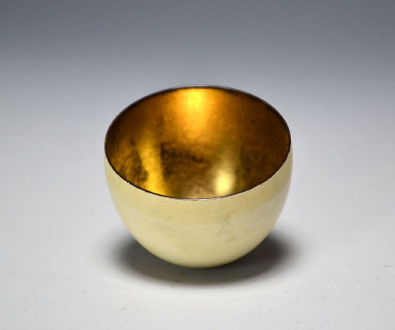 Exquisite Meiji p. Egg Shell Lacquer &amp;Gold Sake Cup