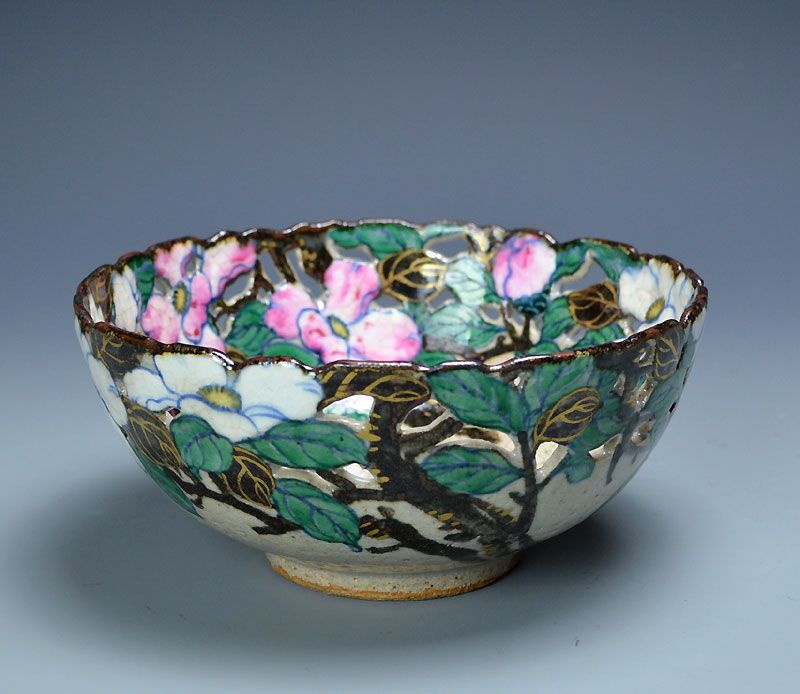 Wonderful Springtime Pottery Bowl by Takahashi Dohachi