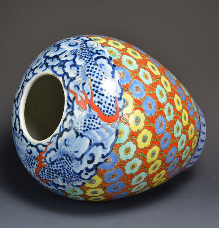 Gorgeous Antique Japanese Imari Porcelain Vase
