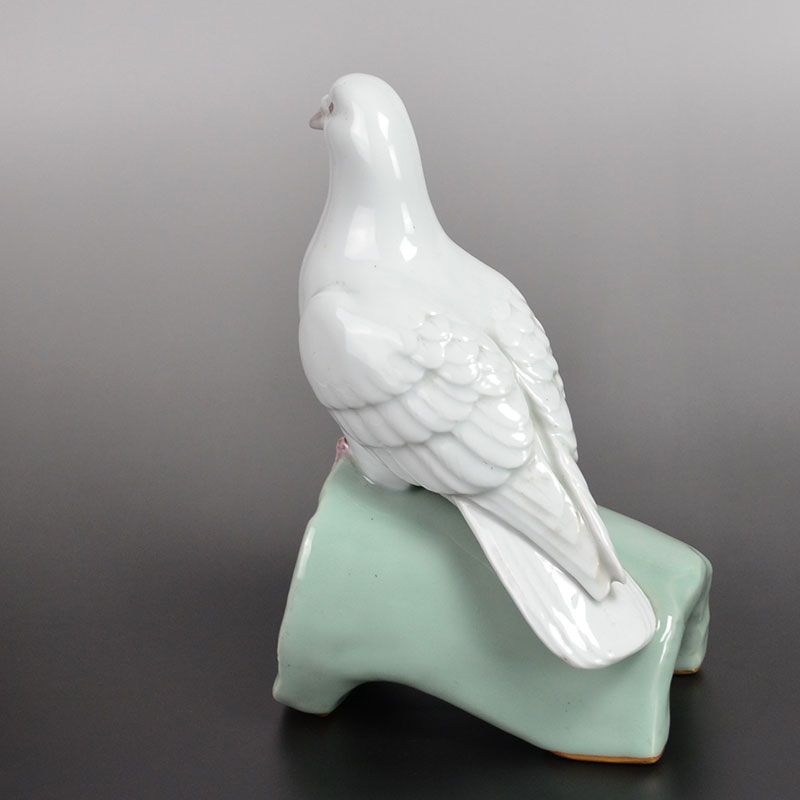 White Dove Porcelain Okimono by Miyanaga Tozan