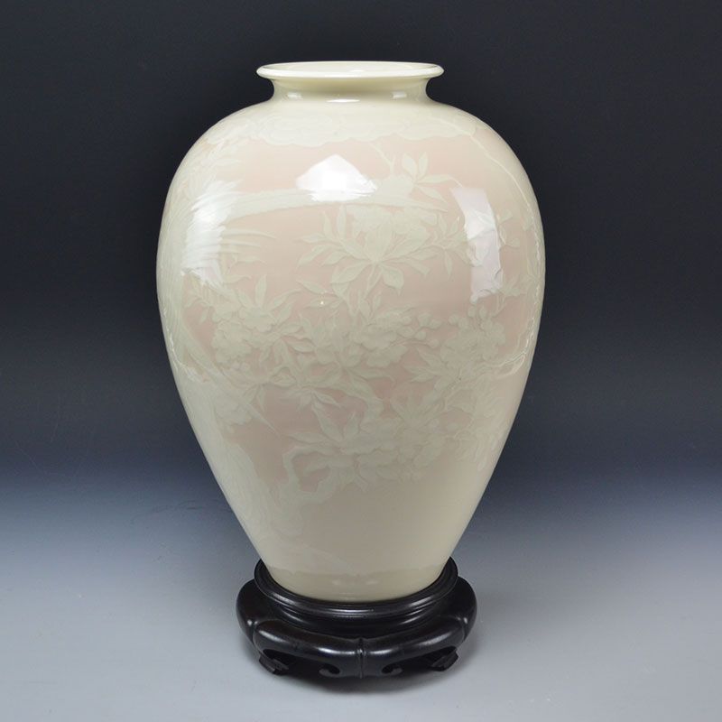Unprecedented Porcelain Vase by Seifu Yohei III