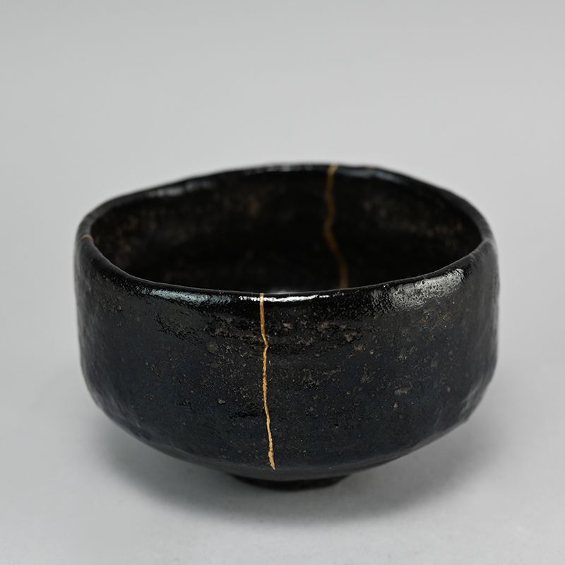 Kuro Raku Chawan Tea Bowl with Kintsugi Gold Repair