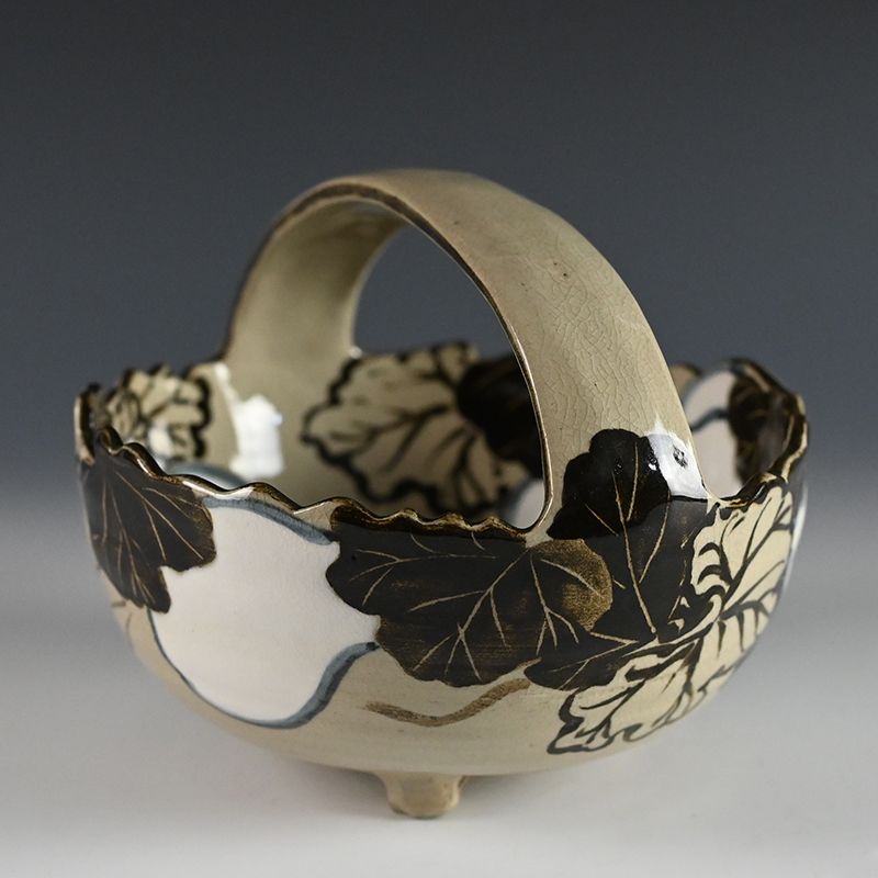 Exquisite Te-bachi Bowl by Takahashi Dohachi VI