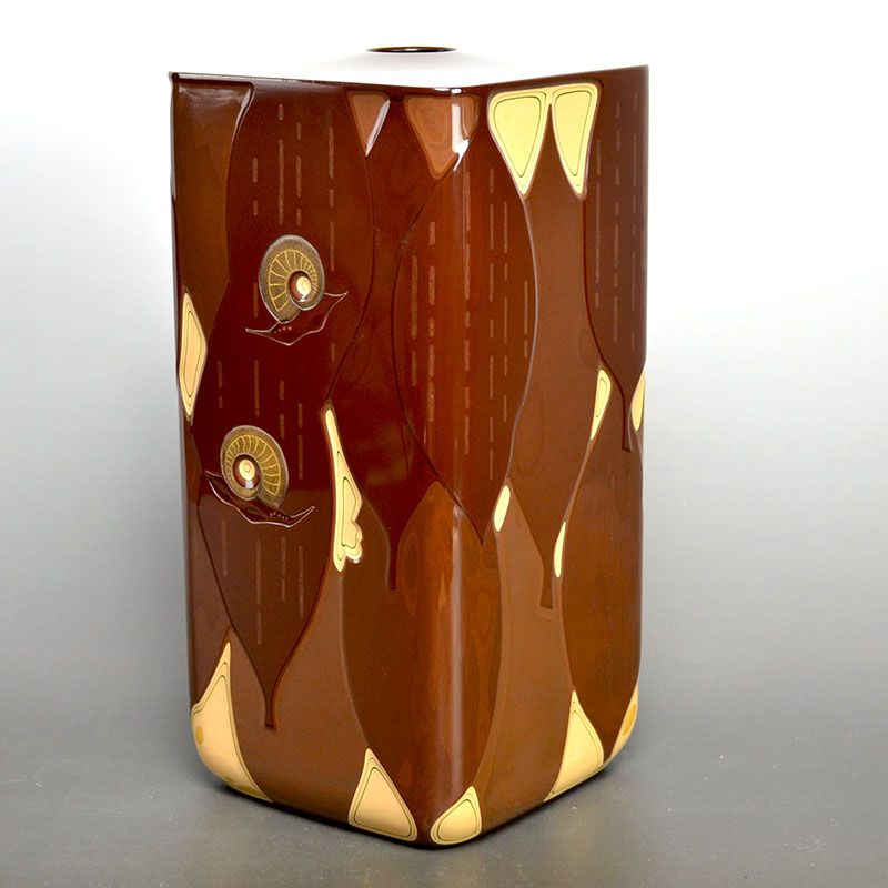 Japanese Carved Lacquer Vase, Snails by Hashimoto Kota