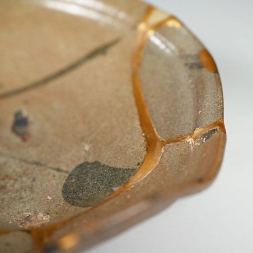 Antique Japanese E-Karatsu Kintsugi Bowl w/ Gold Repair