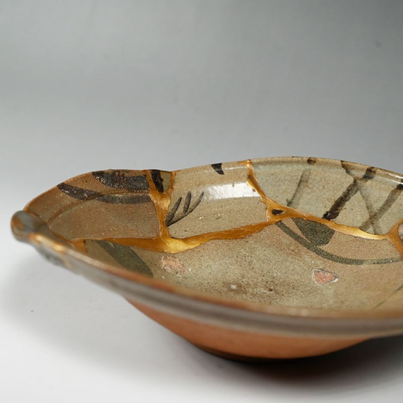 Antique Japanese E-Karatsu Kintsugi Bowl w/ Gold Repair