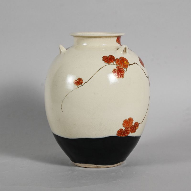 Miyagawa (Makuzu) Kozan Tsubo Vase with Ivy Design