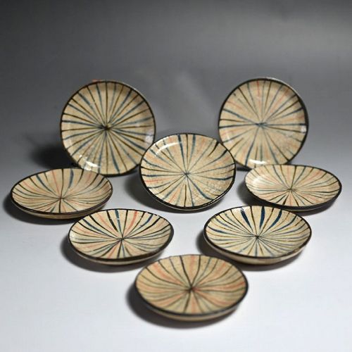 Antique Japanese Mugiwarade Small Plate Set