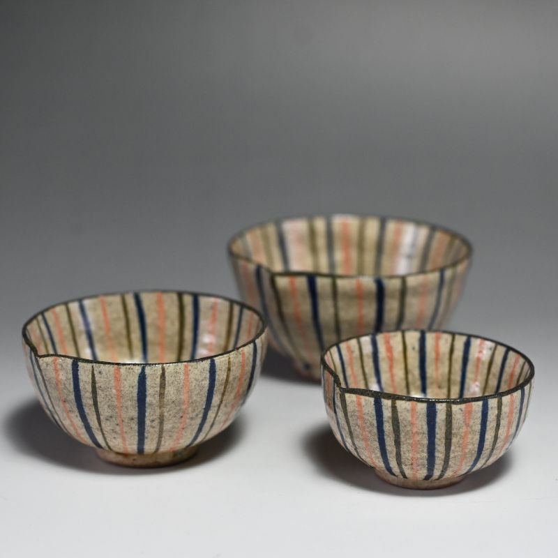 Antique Japanese Mugiwara Small Bowl Set