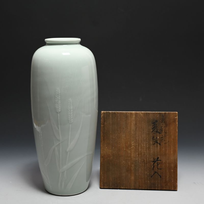 Vase by Early Female Potter Suwa Sozan Ⅱ　