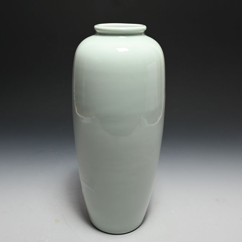 Vase by Early Female Potter Suwa Sozan Ⅱ　