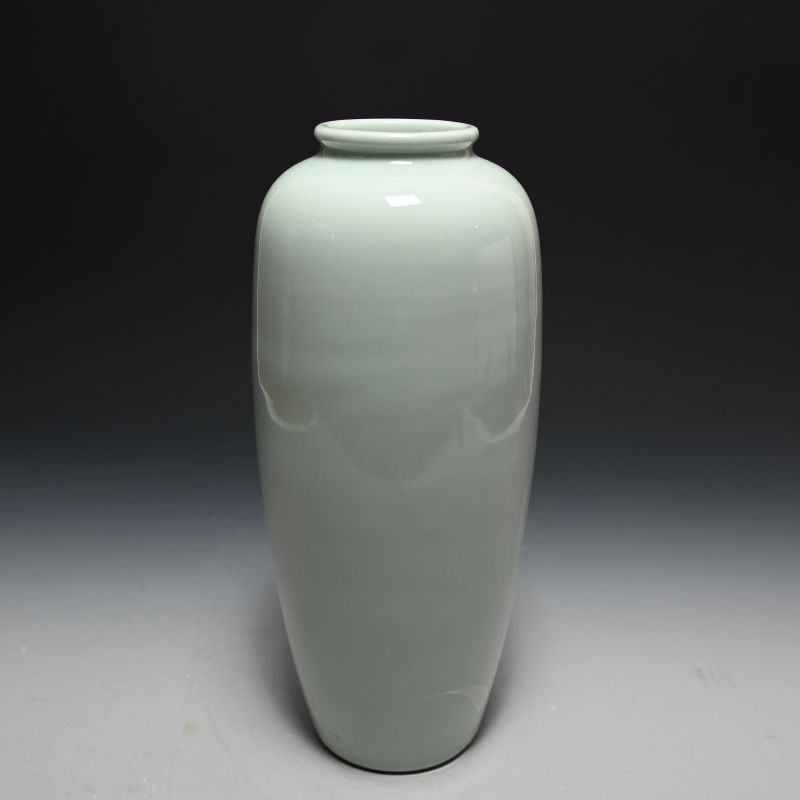 Vase by Early Female Potter Suwa Sozan Ⅱ　