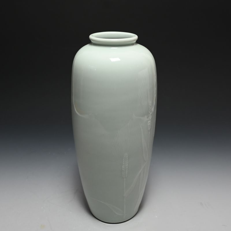 Vase by Early Female Potter Suwa Sozan Ⅱ　