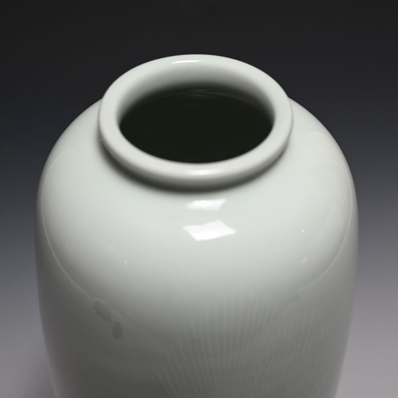 Vase by Early Female Potter Suwa Sozan Ⅱ　