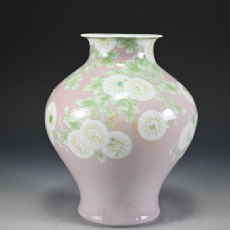 Published Vase by Miyagawa (Makuzu) Kozan I