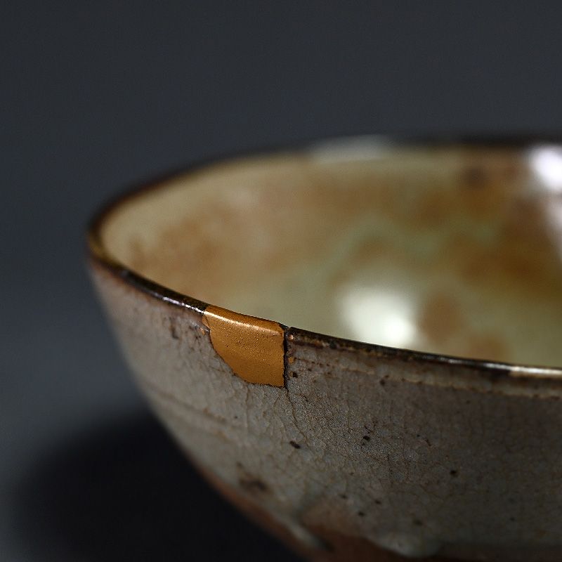 Early Karatsu Chawan Tea Bowl w/ Kintsugi gold repair